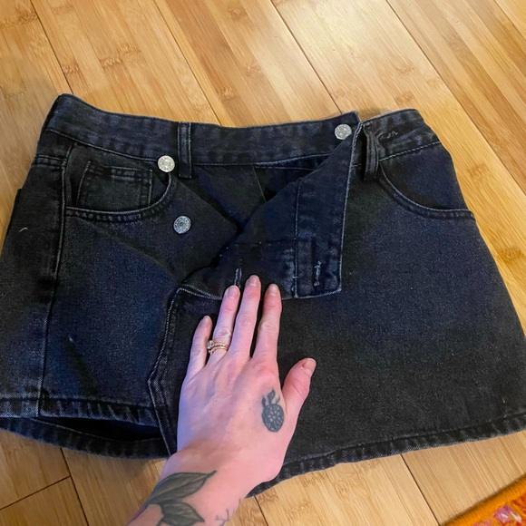 Jean Skort! Super cute! - Picture 1 of 4